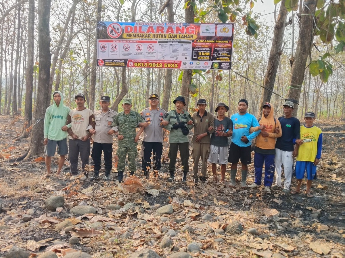Sosialisasi Karhutla, Koramil 12/Jatinegara Bersama Perhutani dan Masyarakat Perkuat Kepedulian Jaga Hutan
