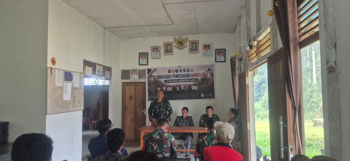 Cegah Karhutla Meluas, Tim Mabes TNI Edukasi Masyarakat Desa Bentiang
