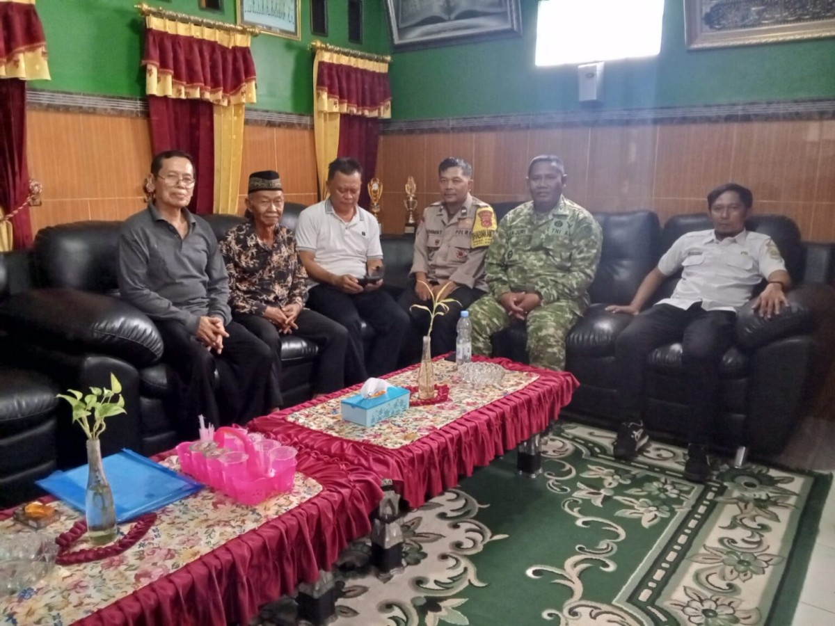 Danramil 1711/Sumberjaya Turun Kawal Pilkades PAW Tarikolot, Tekankan Proses Demokrasi Harus Tertib dan Sesuai Aturan