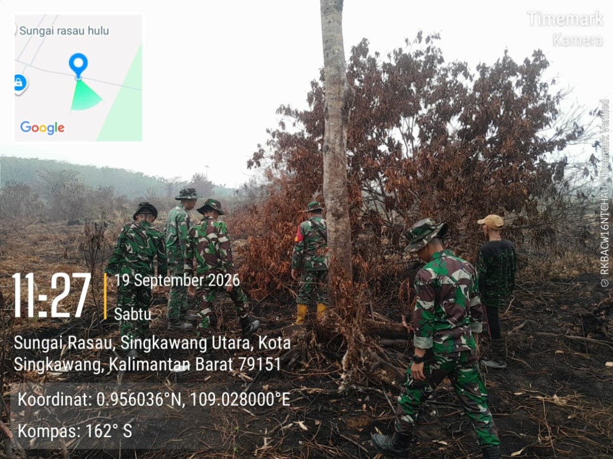 Pastikan Api Benar-Benar Padam, Koramil Jajaran Perketat Patroli Lahan Bekas Karhutla di Tiga Wilayah Singkawang