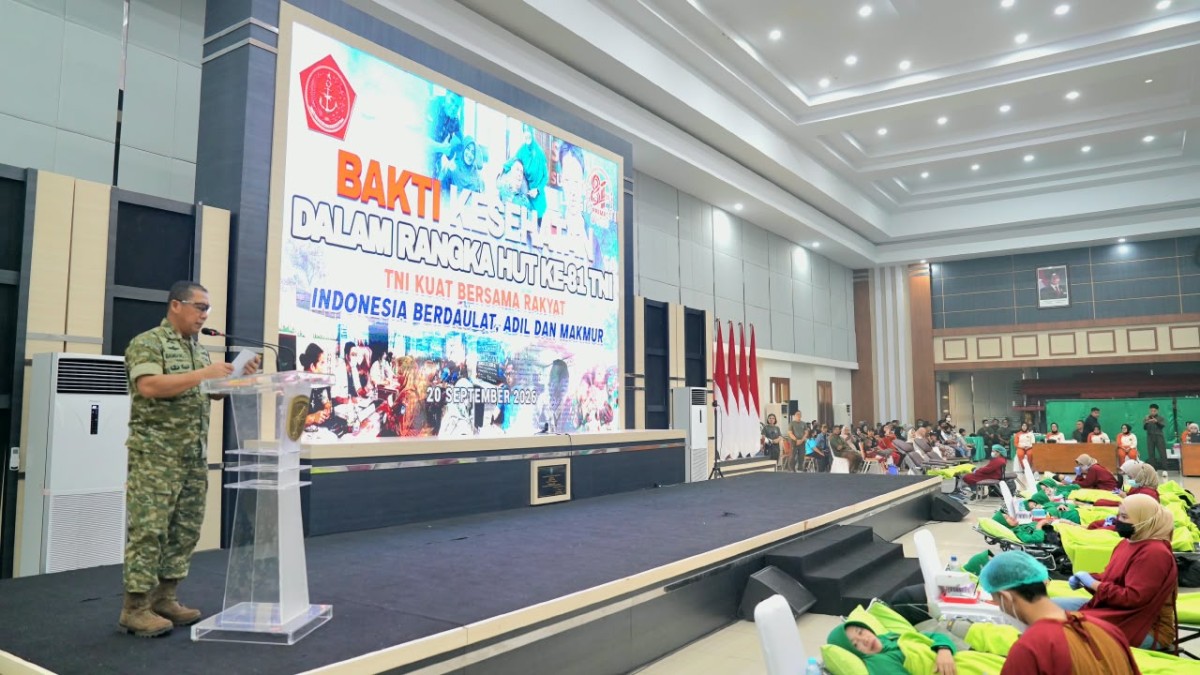 Sambut HUT ke-81 TNI, Kodam XII/Tpr Gelar Bakti Kesehatan Donor Darah dan Khitanan Massal