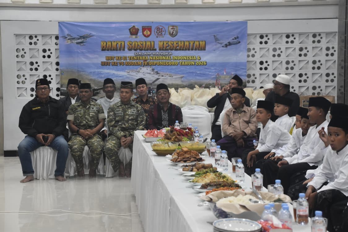 Jelang HUT ke-81 TNI dan HUT ke 76 Kodam IV /Dip, Kodim 0707/Wonosobo Gelar Baksos Sunatan Massal untuk 14 Anak