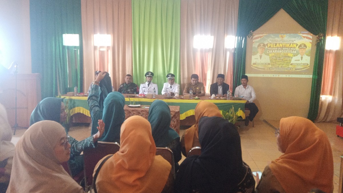 Sertu Miswanto Hadiri Pelantikan dan Pengambilan Sumpah Penjabat Kepala Desa Cikaranggeusan