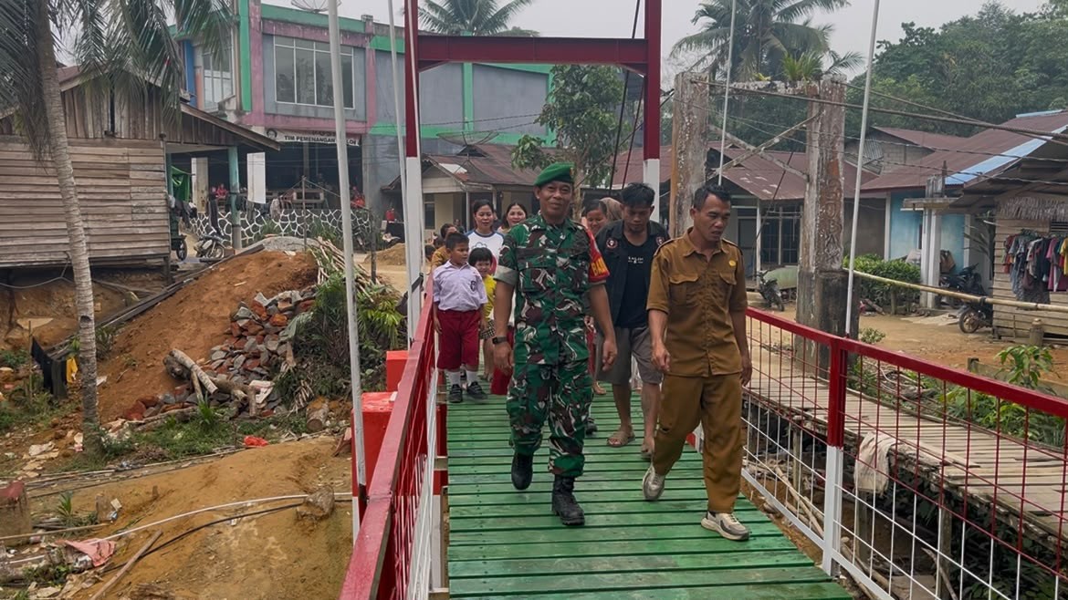 Buka Akses Warga, Jembatan Gantung Perintis Garuda Resmi Hadir di Dusun Pengao Desa Tembawang Bale