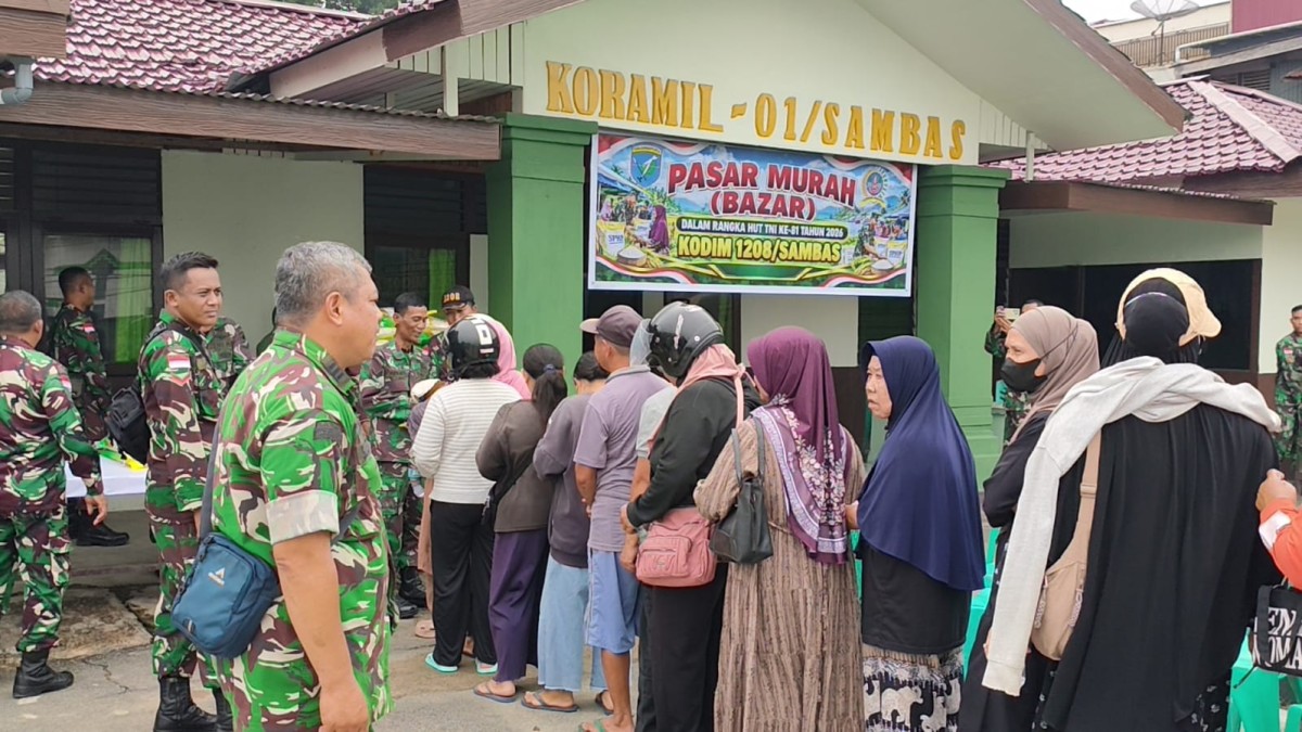 Sambut Peringatan HUT TNI ke-81, Kodim 1208/Sambas Gelar Bazar Murah untuk Masyarakat
