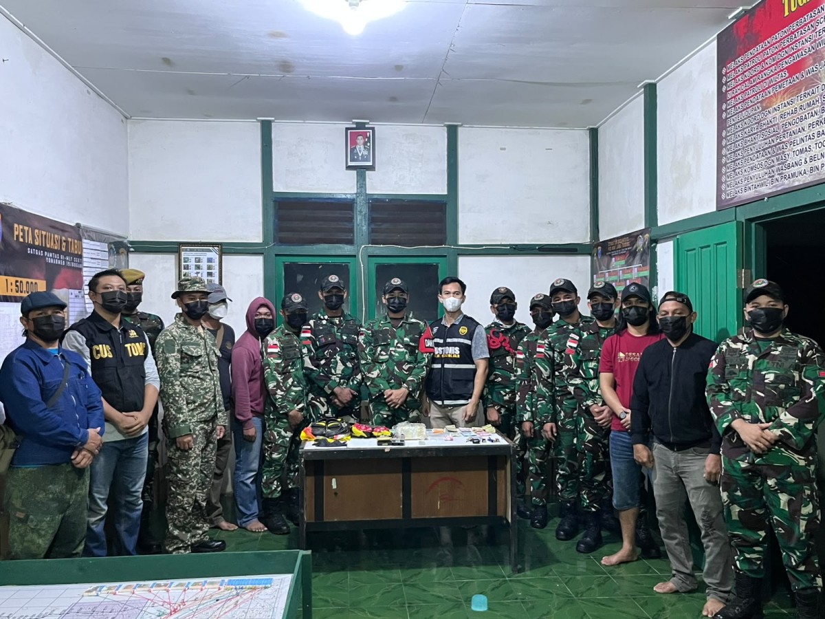 Satgas Pamtas Yonarmed 19/Bogani Gagalkan Penyelundupan 1,9 Kg Sabu di Perbatasan RI–Malaysia