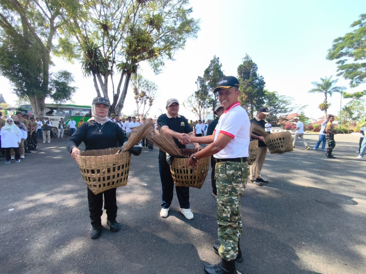 Kodim 0707/Wonosobo Dukung Launching GELORA Indonesia ASRI dan Aksi Bersih WCD 2026 di Taman Wisata Kalianget