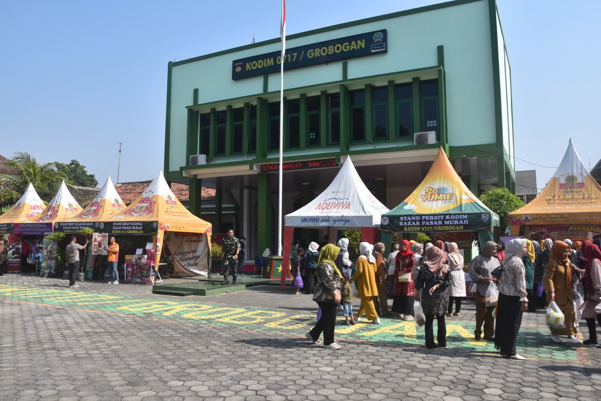 Bazar UMKM dan Pasar Murah Resmi Dibuka, Masyarakat Ramai Datangi Kodim 0717/Grobogan