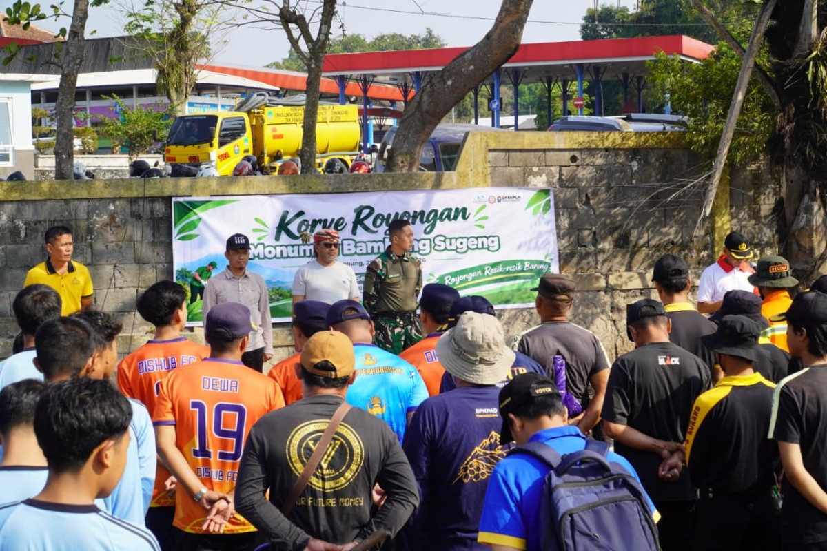 Gotong Royong 250 Peserta, Kodim 0706/Temanggung dan Pemkab Temanggung Hidupkan Semangat Rawat Monumen Bambang Sugeng