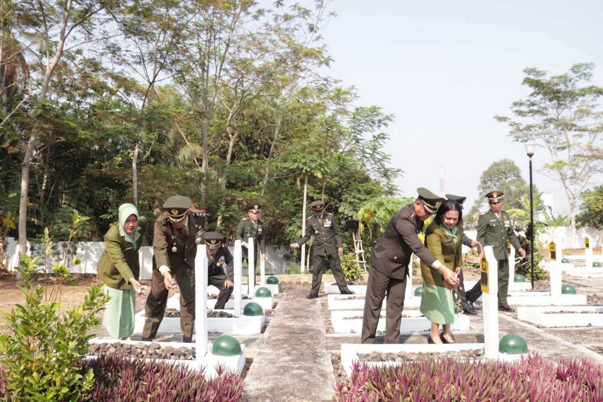 Jelang HUT TNI ke-81 Dandim Banjarnegara Pimpin Ziarah Nasional di TMP Sureng Yudha