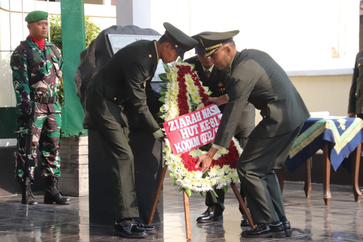 Di Balik Keheningan TMP, Momen Haru Saat Prajurit Kodim 0732/Sleman Menabur Bunga
