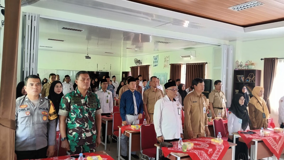 Perkuat Silaturahmi, Anggota Koramil 05/Sleman Hadiri Acara Lepas Sambut Kepala Sekolah