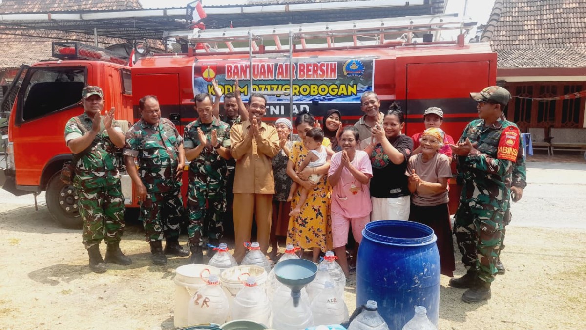 TNI Manunggal Air, Kodim 0717/Grobogan Salurkan Air Bersih di Wilayah Yang Terdampak Kekeringan