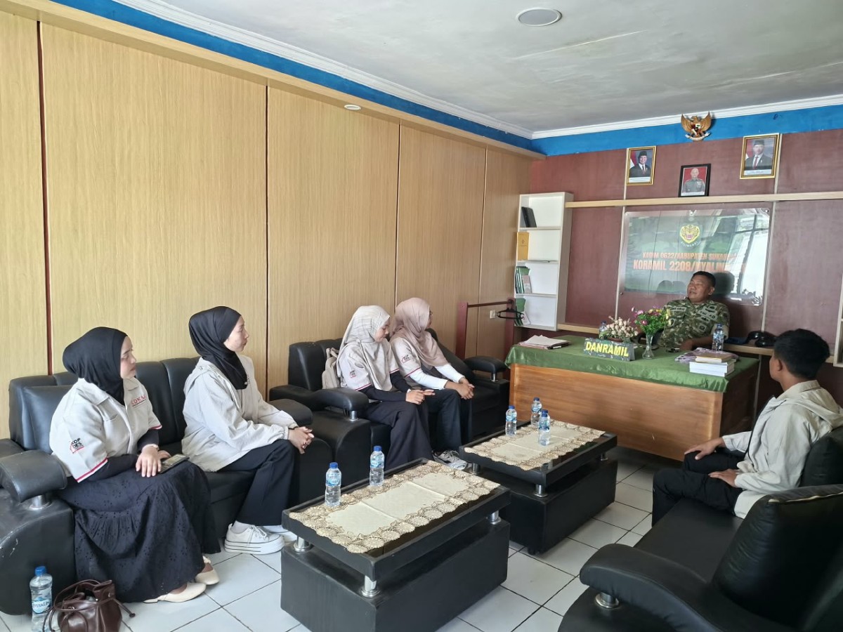 Danramil 2208/Nyalindung Gelar Komsos dan Pembekalan bagi Manager Koperasi