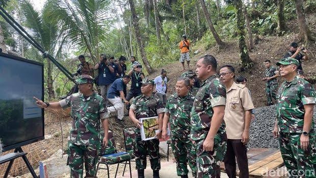 Kapusziad Dampingi Kasad Tinjau Jembatan Gantung Pongpet, Rekonstruksi Total Segera Dilaksanakan
