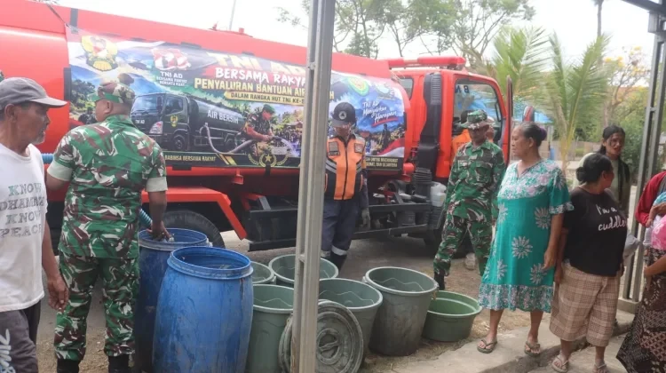 Kodim 0616 Indramayu Salurkan Bantuan Air Bersih untuk Warga Pasekan