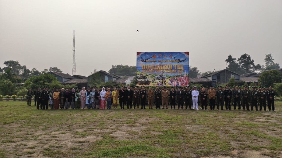 Kodim 1208/Sambas Gelar Upacara Peringatan HUT TNI ke-81, Hadirkan UMKM Bantu Ekonomi Masyarakat