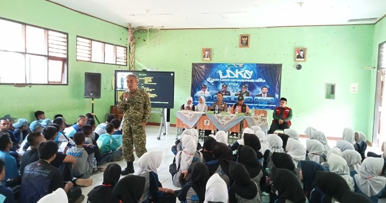 Danramil Jatinunggal Tanamkan Jiwa Patriot, Siswa SMA Negeri Jatinunggal Diajak Jadi Pemimpin Masa Depan