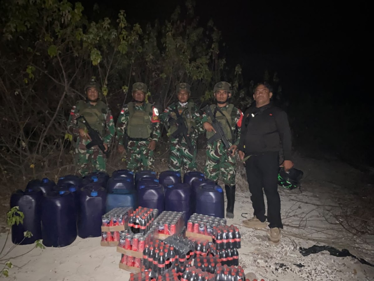 Cegah Penyelundupan Lintas Batas, Satgas Yonarhanud 14/PWY Gagalkan Pengiriman Solar dan Minuman Bersoda