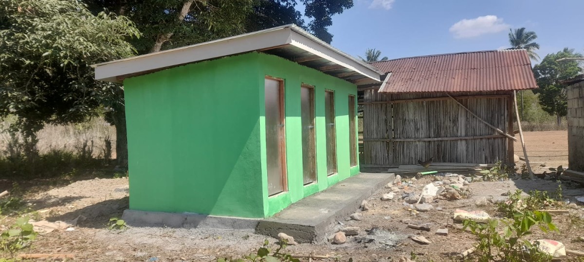 Bakti TNI AD Untuk Rakyat, Kodim 1618/TTU Bangun MCK Layak di Desa Lapeom