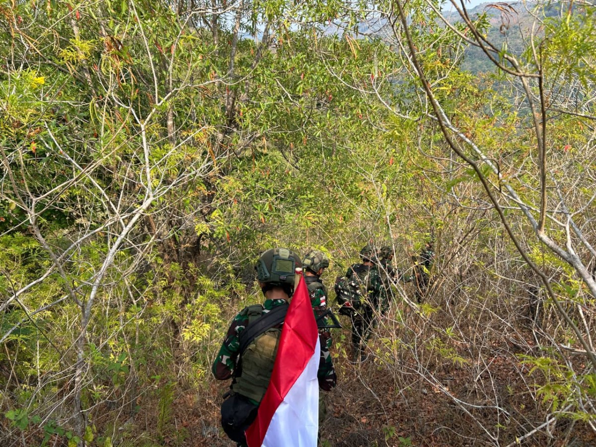 Patroli Patok Perbatasan, Yonarhanud 14/PWY Perkuat Pengawasan Batas Negara di Belu