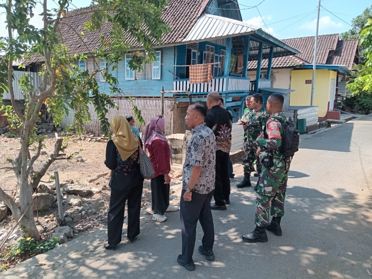 Kasdim 1628/SB Bersama Dinas PERKIM Cek Lokasi Sasaran Bantuan Rumah Baru dan BSPS