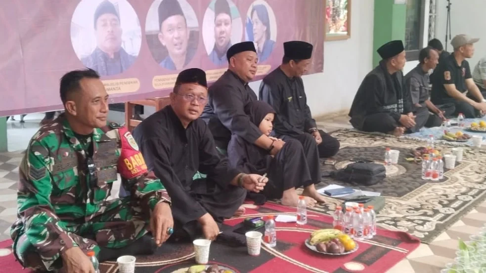 Serka I Gede Suarsana, Babinsa Harjasari Hadiri Tradisi Peureuhan dan Penerimaan Anggota Baru Paguyuban Pencak Silat Padjadjaran Cimande