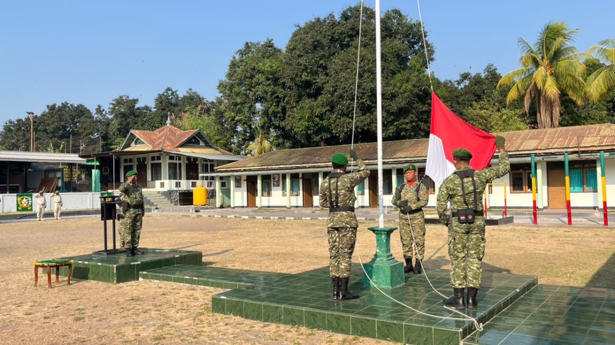 Upacara Bendera Jadi Momentum Kodim Sikka Memantapkan Profesionalisme dan Tanggung Jawab Prajurit