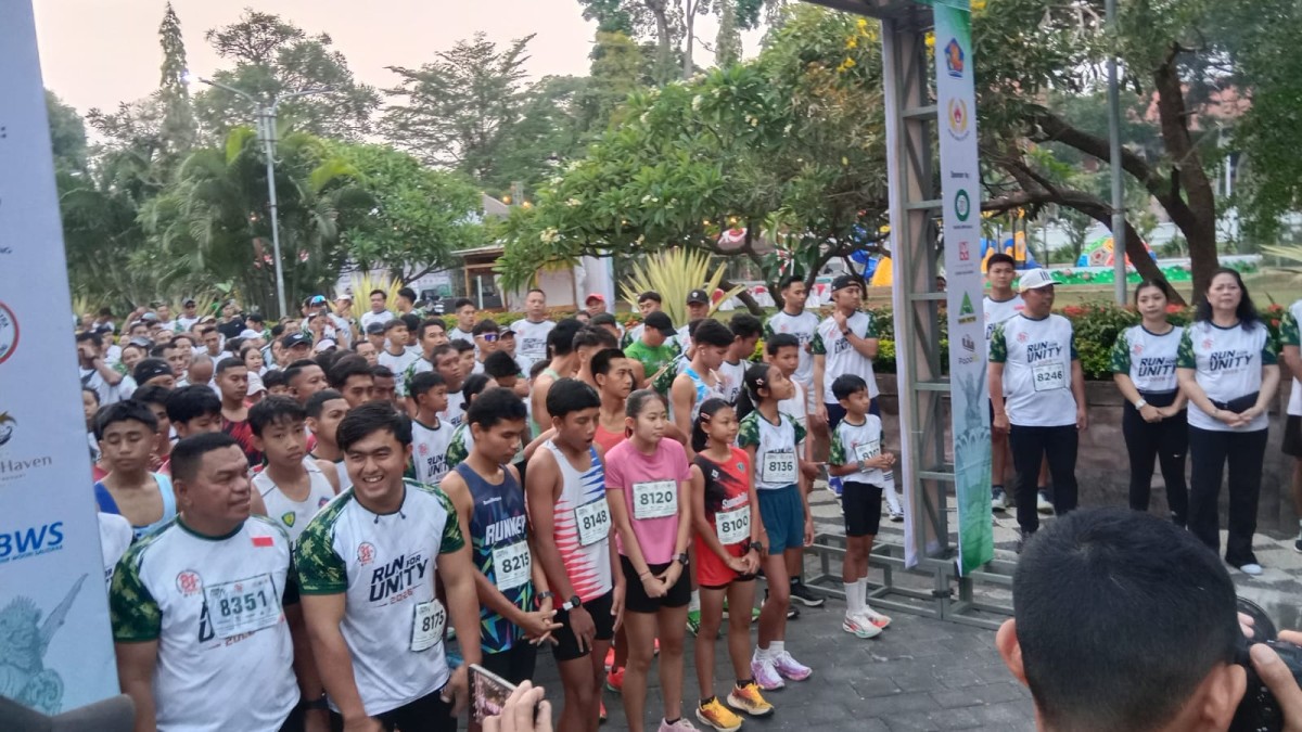 "Semangat HUT ke-81 TNI, Babinsa Paket Agung Turun Langsung Amankan Ajang Run For Unity 2026"