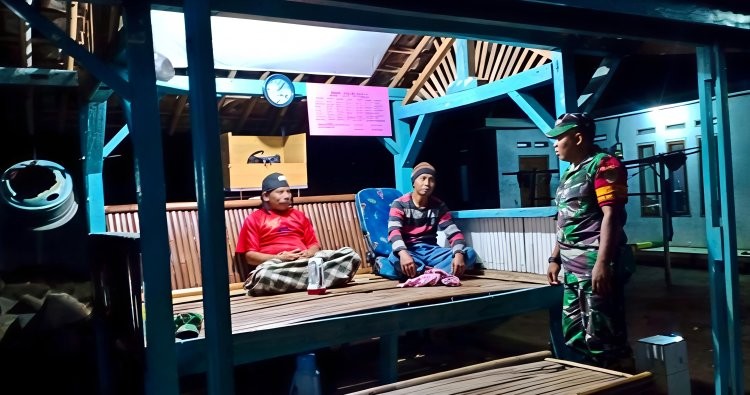 Babinsa Koramil 1507/Luragung Bersama Warga Gelar Ronda Malam, Tingkatkan Keamanan dan Ketertiban Lingkungan