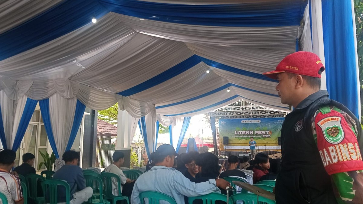 Babinsa Koramil 1501/Kng Laksanakan Pengamanan Festival Literasi FAST, Dukung Budaya Baca dan Kreativitas Generasi Muda