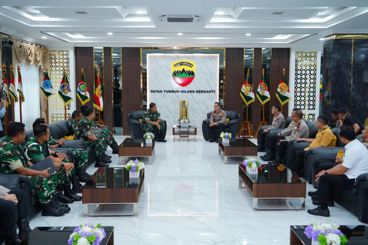 Kapolda Sumut Sonny Irawan Silaturahmi ke Pangdam I/BB, Perkuat Sinergi TNI-Polri
