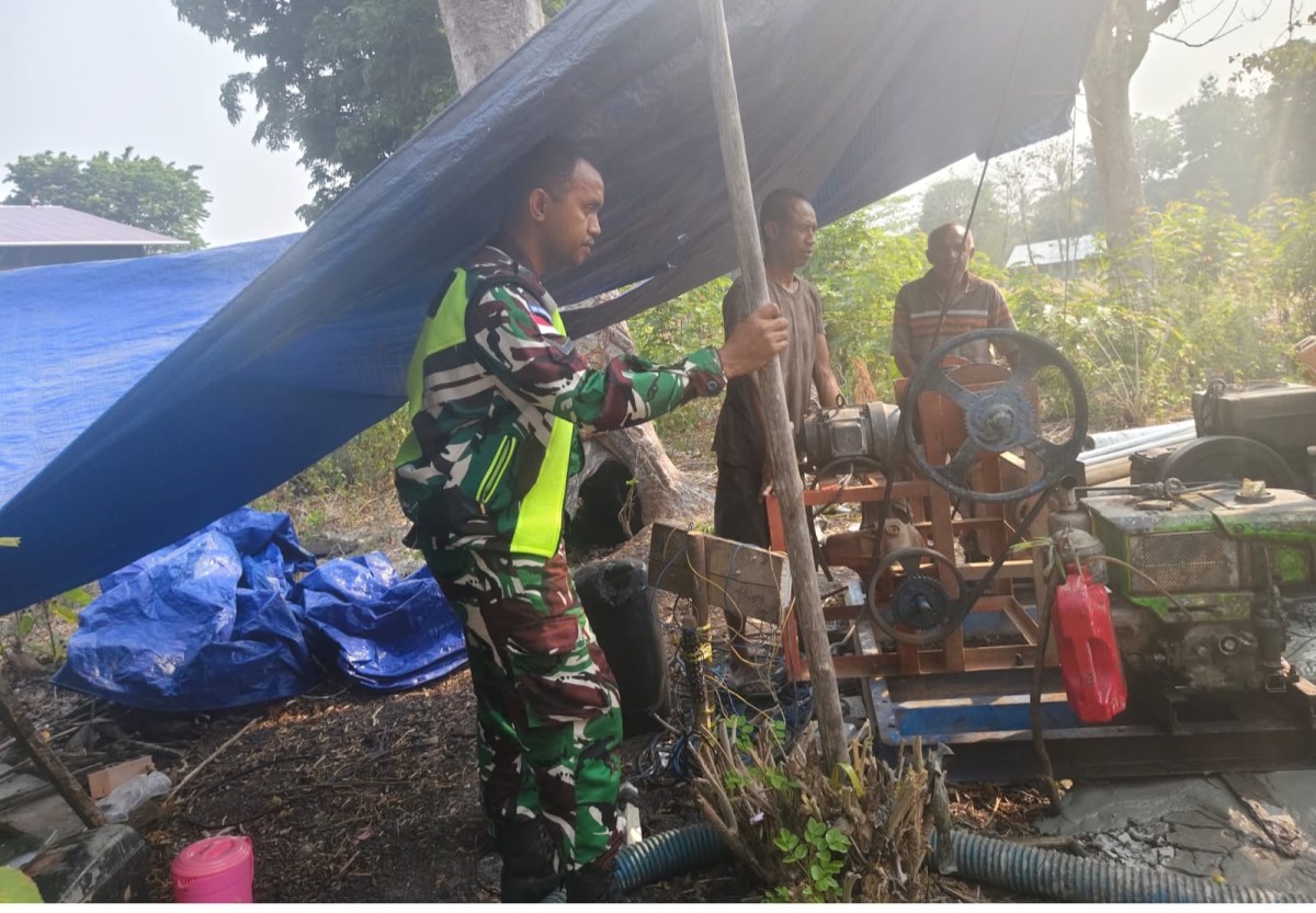 Harapan Air Bersih bagi Warga Manikin, Program Bakti TNI AD Terus Berjalan