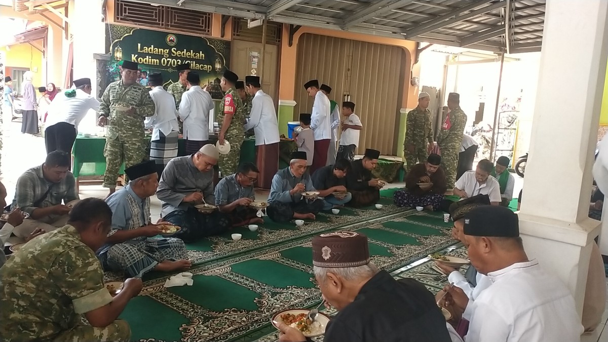 Ladang Sedekah, Kodim 0703/Cilacap Hadir Berbagi dan Pererat Silaturahmi