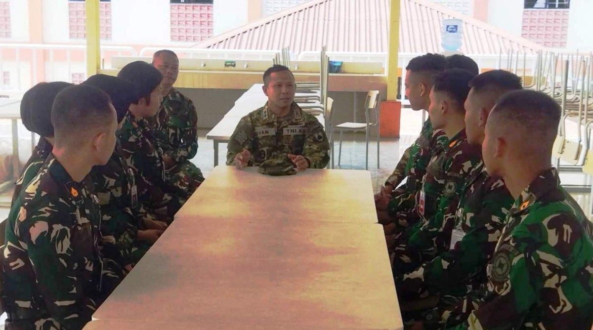 Dandim Kulon Progo Beri Arahan Kadet Mahasiswa UNHAN RI di Sekolah Rakyat 1 Kulon Progo