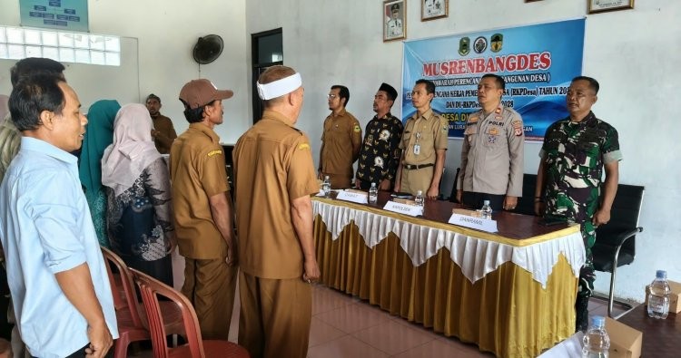 Babinsa Koramil 1507/Luragung Hadiri Musrenbangdes Dukuhpicung, Dukung Perencanaan Pembangunan Partisipatif