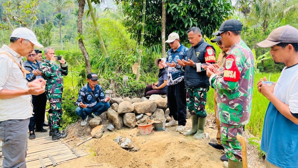 Pemerintah Bersama Kodim 0608/Cianjur Gelar Groundbreaking Pembangunan Jembatan Garuda Sukabungah