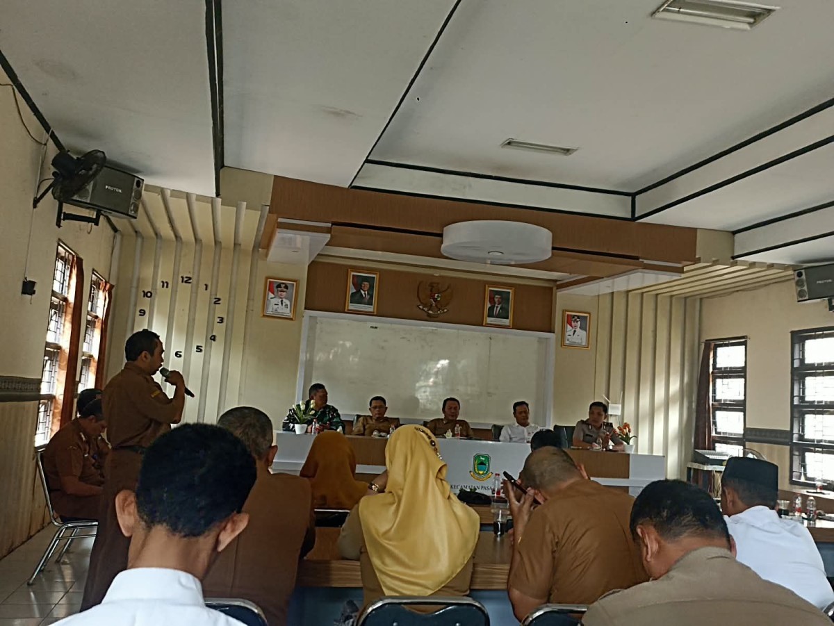 Babinsa Kecamatan Pasawahan ramil 1514/Pancalang Hadiri Rapat Koordinasi di Kecamatan Pasawahan