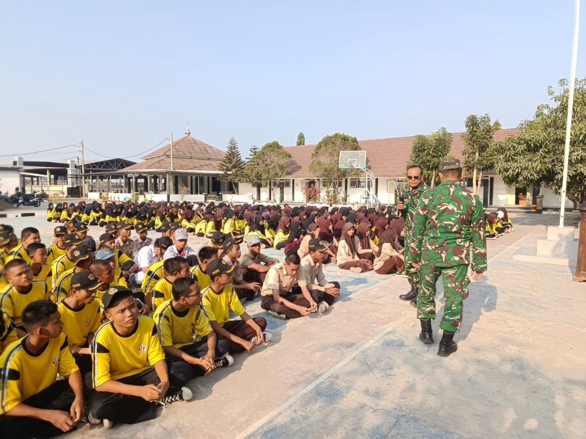 Serka Agus dan Serka Muntaka Gedor Hati 711 Siswa, Sosialisasi Rekrutmen TNI AD Ubah Lapangan Sekolah Jadi Arena Mimpi Prajurit Masa Depan