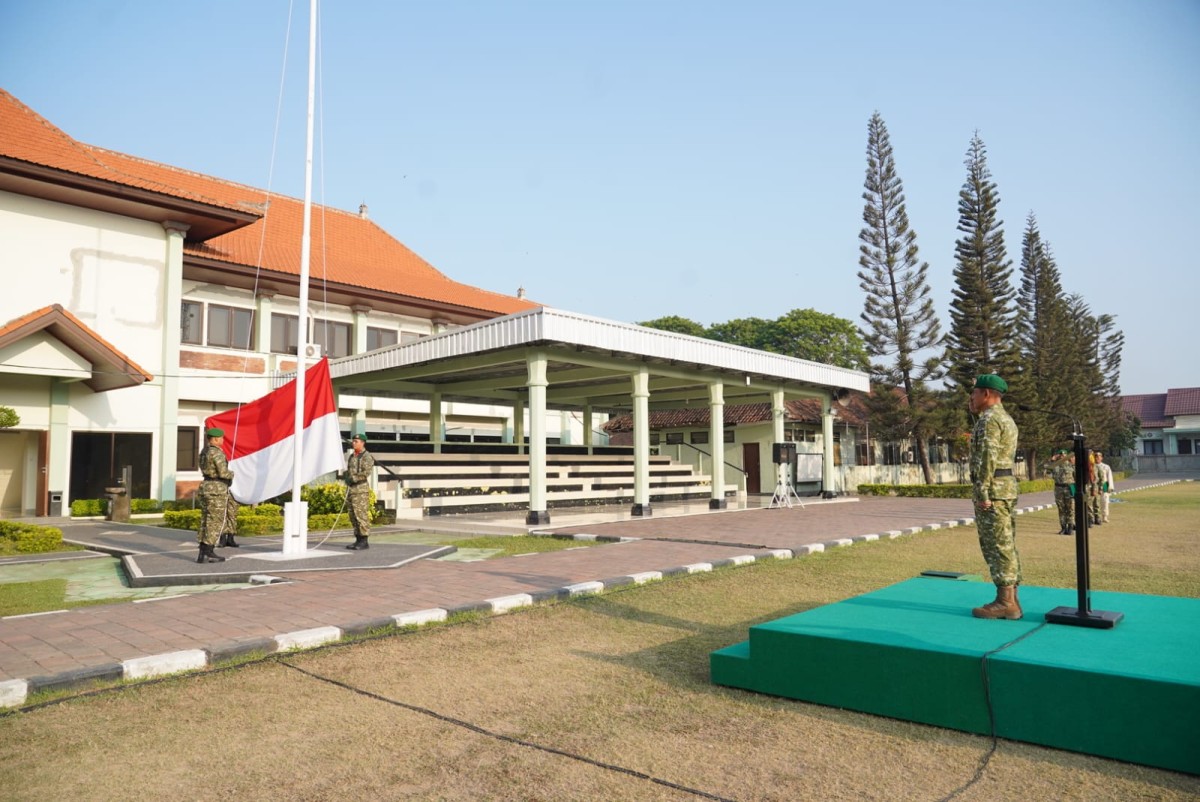 Kasdam Ix/Udayana Pimpin Upacara Bendera 17 Oktober 2026, Tekankan Profesionalisme Dan Soliditas TNI