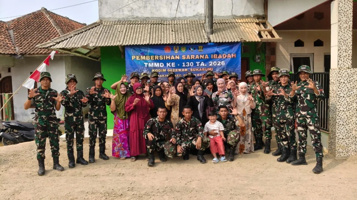 Tak Hanya Bangun Infrastruktur, Satgas TMMD ke-130 Kodim 0622/Sukabumi Rawat Kenyamanan Ibadah Warga Mekarjaya