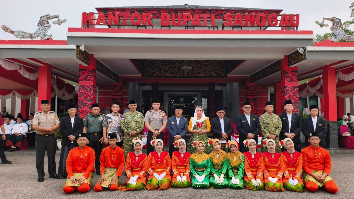 Kasdim 1204/Sanggau Hadiri Peringatan Hari Santri Nasional 2026 di Kantor Bupati Sanggau, Perkuat Semangat Persatuan Menuju Indonesia Emas