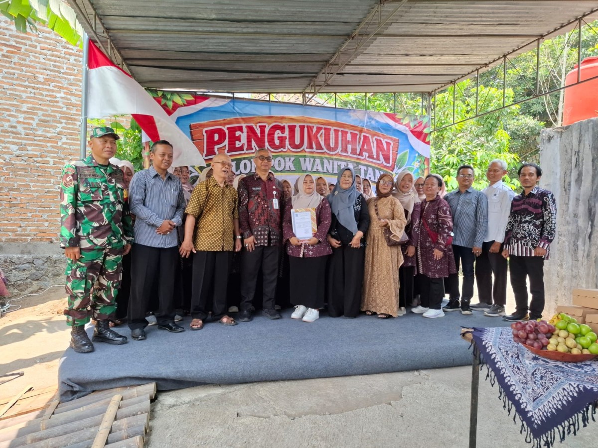 Dukung Kemandirian Pangan, Babinsa Hadiri Pengukuhan Karya Wanita Tani
