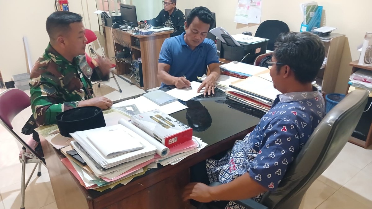 Babinsa Wedomartani Menjalin Silaturahmi, Menjaga Keharmonisan