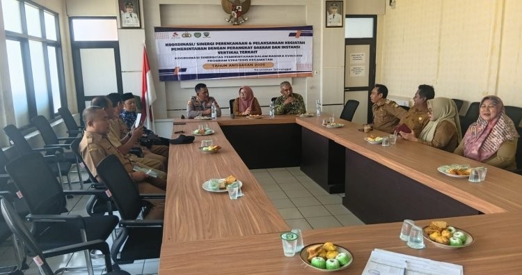 Jelang Pilkades Serentak 28 Oktober 2026, Danramil 1012/Jatinunggal Bersama Forkopimcam Perkuat Sinergi Pengamanan Wilayah