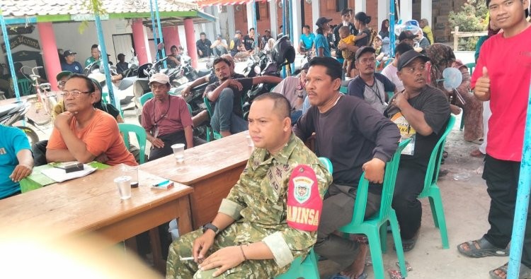 Babinsa Desa Bunder Laksanakan Pengamanan dan Monitoring Pesta Adat Ngunjung Buyut Ki Gede Selapada