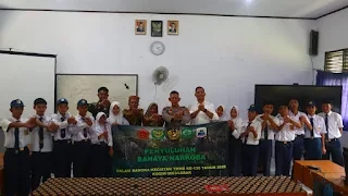 Bentengi Generasi Muda dari Ancaman Narkoba, TMMD ke-130 Kodim 0603/Lebak Turun ke Sekolah