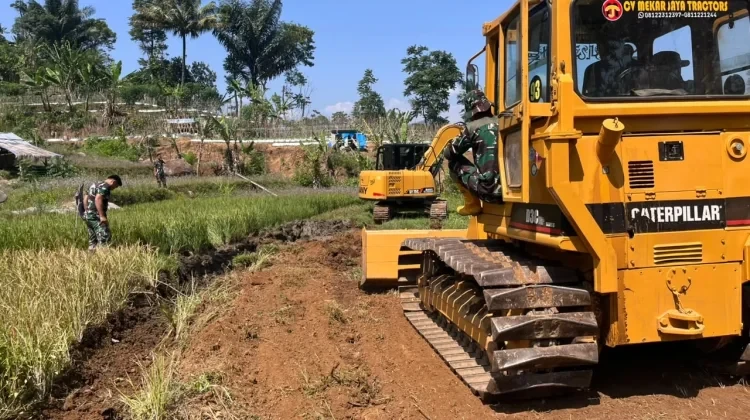 Tiga Alat Berat Satgas TMMD Meraung, Harapan Baru Bagi Warga Cupunagara