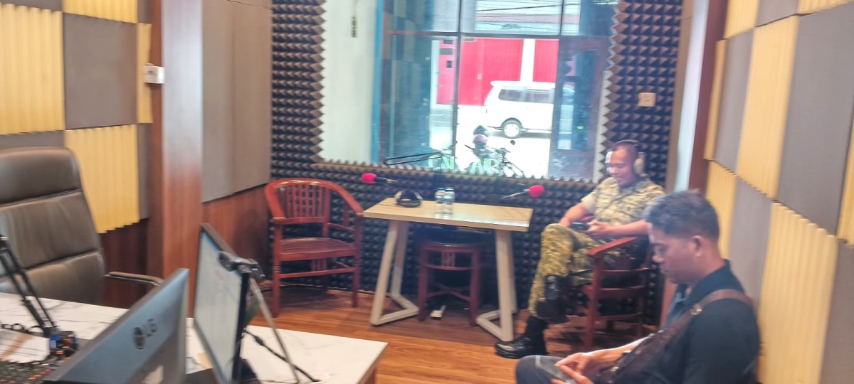 Lewat Siaran Radio RGS FM, Dandim 1623/Karangasem Sosialisasikan Rekrutmen TNI AD dan Komcad TA 2027